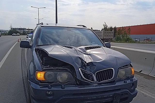 В Екатеринбурге возле Кольцово водитель на BMW насмерть сбил пешехода