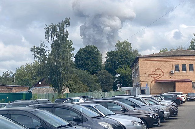 Под завалами завода в Сергиевом Посаде могут находиться еще пять человек