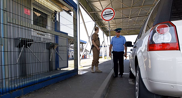 В Киргизии могут ужесточить регистрацию завозимых из-за границы авто