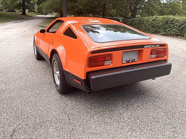 На продажу выставили редкий канадский спортивный автомобиль Bricklin SV-1