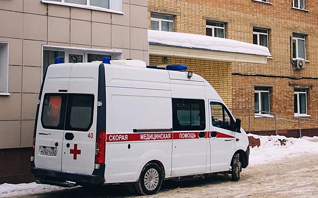 Возле рязанского медцентра «Еламед» скончался 58-летний мужчина