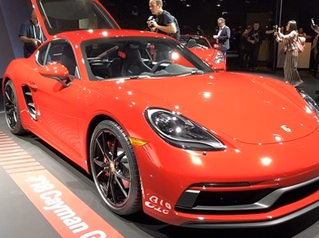 Спорткары Porsche 718 GTS официально представлены в Лос-Анджелесе