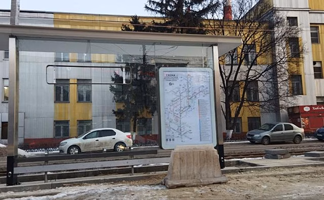 В Курске продолжается установка новых остановочных комплексов