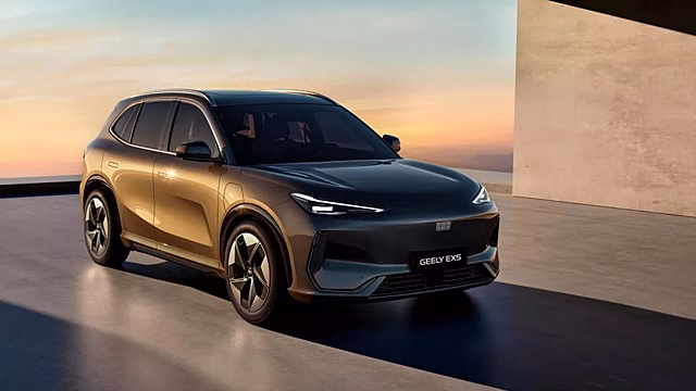 Стала известна стоимость электрического Geely EX5 в России
