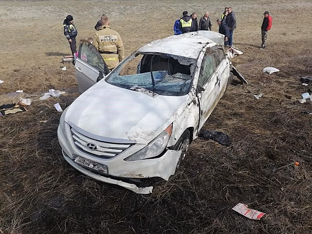 В перевернутой «Hyundai Sonata» под Саратовом покалечилась женщина