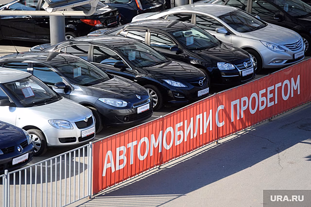 Автосалон Екатеринбурга навязывает кредиты на сотни тысяч рублей. Инсайд