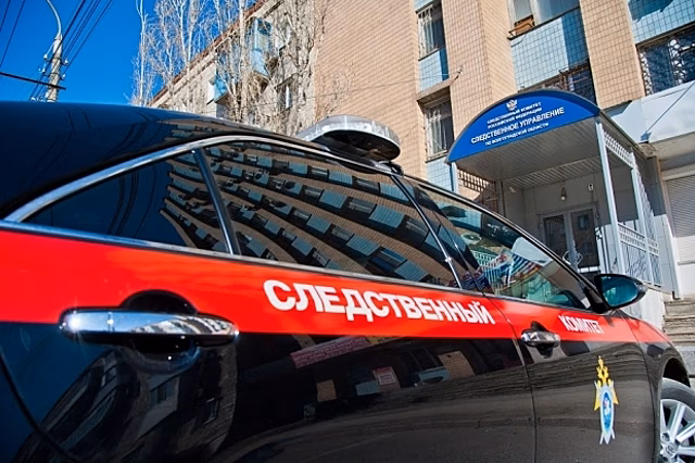 В Волжском на строителя обрушился кран