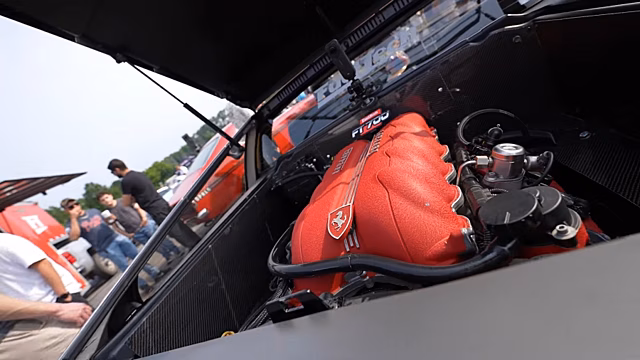 Delorean наконец-то получил достойный мотор от Ferrari V8