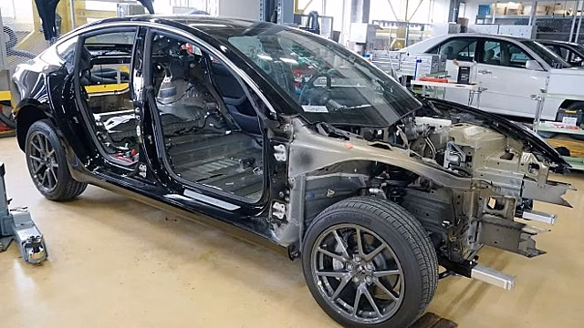 Инженеры Toyota признали – Tesla опережает их в области бортового ИИ на 6 лет