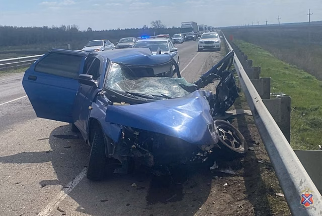 В Волгоградской области ищут очевидцев смертельного ДТП на трассе