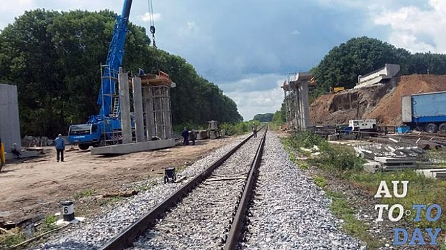 В Черкасской области продолжается строительство путепровода на трассе государственного значения