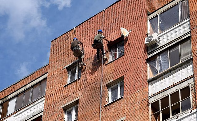 В Курске в течение недели устранят последствия падения БПЛА на жилой дом