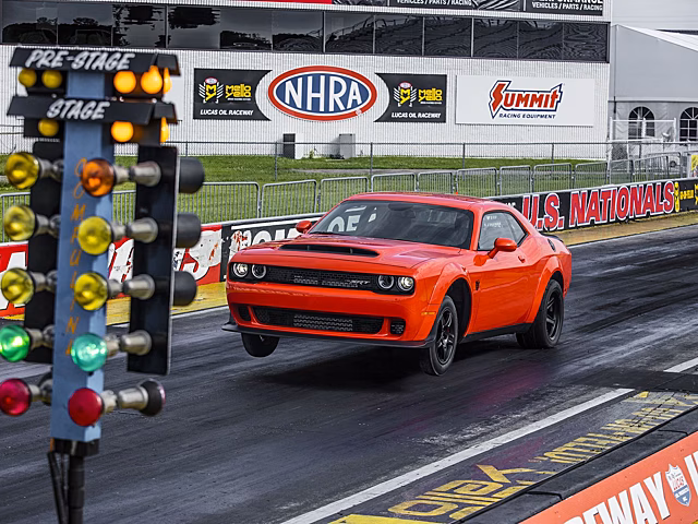 Страшно, очень страшно: почему в США запрещали дрэг на Dodge Demon и других серийных машинах
