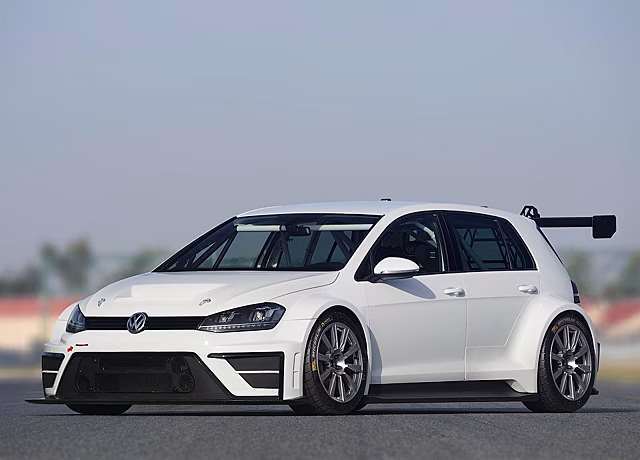 Volkswagen подготовил Golf к кузовным гонкам