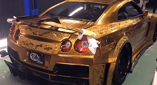В Дубае выставили на продажу уникальный «золотой» Nissan GT-R