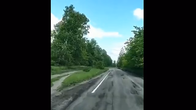 Подрядчик объяснил разметку на грунтовой дороге под Саратовом «настройкой оборудования»