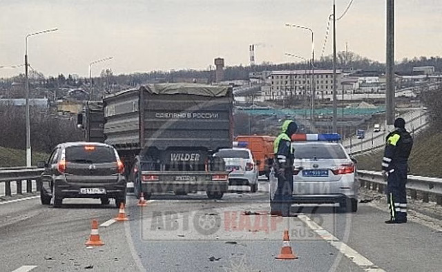 В Курском районе в массовом ДТП пострадали три человека
