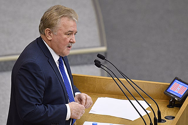 Москвичев оценил идею лишать хулиганов водительских прав за повторные нарушения