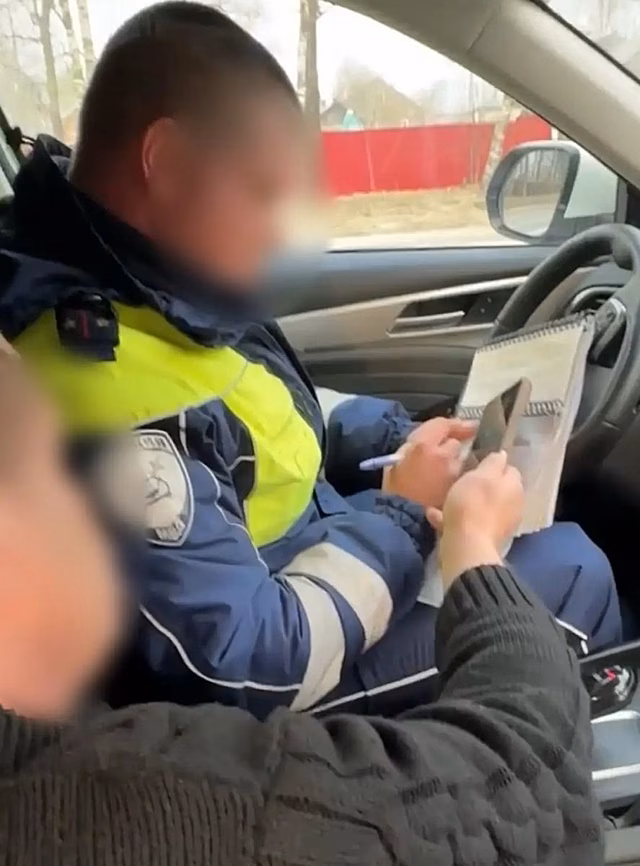 Житель Владимировской области предстанет перед судом за попытку дать взятку автоинспектору в Мелехово