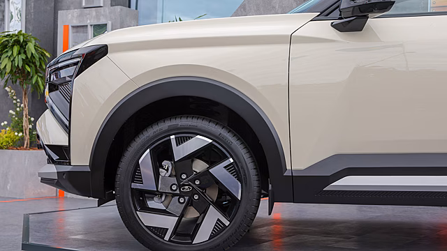 АвтоВАЗ приступил к дорожным тестам кроссовера Lada Azimut