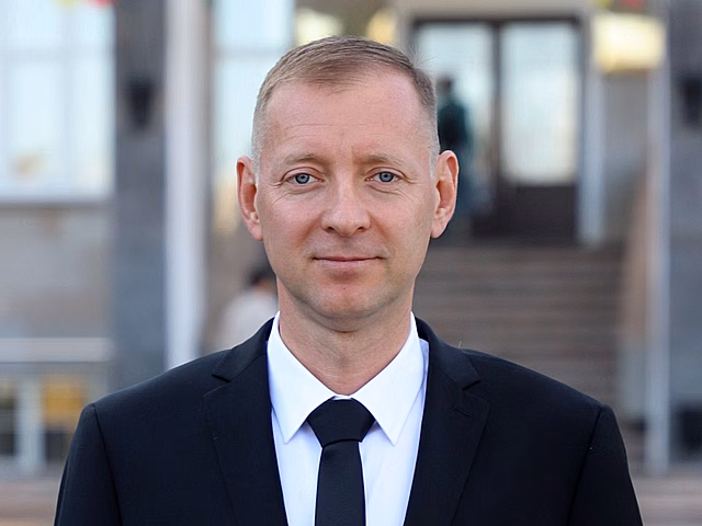Денис Соболев поздравил работников автомобильного и городского пассажирского транспорта с праздником