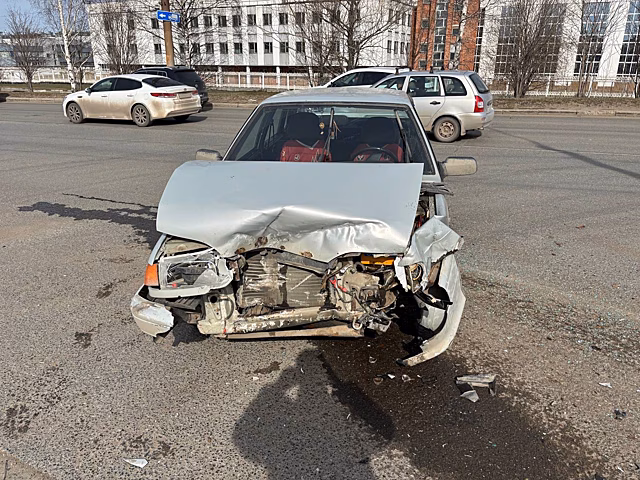 На улице Автозаводской в Ижевске столкнулись два «ВАЗа»