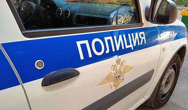 В Новосибирске BMW на скорости въехал в семь автомобилей, есть пострадавшие