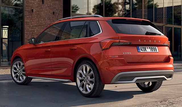 В России начались продажи кроссоверов Skoda Kamiq 2023 года из Чехии по цене 3,15 млн рублей