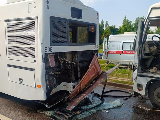 В тройном ДТП с пассажирскими автобусами в Липецке пострадали 15 человек