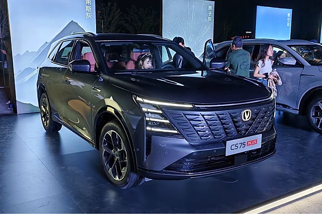 Кроссовер Changan CS75 Plus сменил поколение. Начались продажи