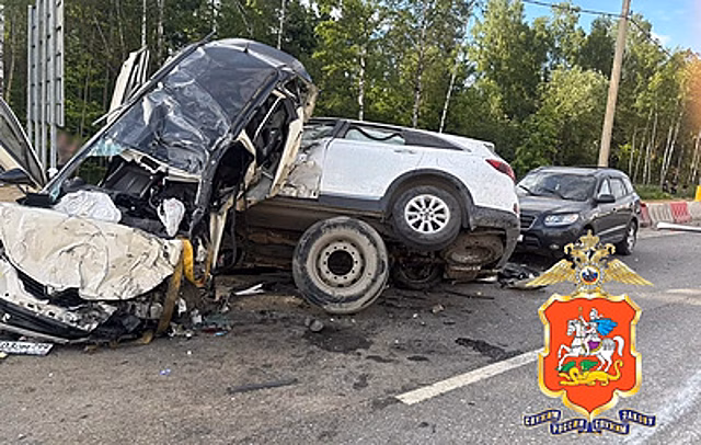 ТАСС: число пострадавших в ДТП с 13 автомобилями в Подмосковье выросло до 18