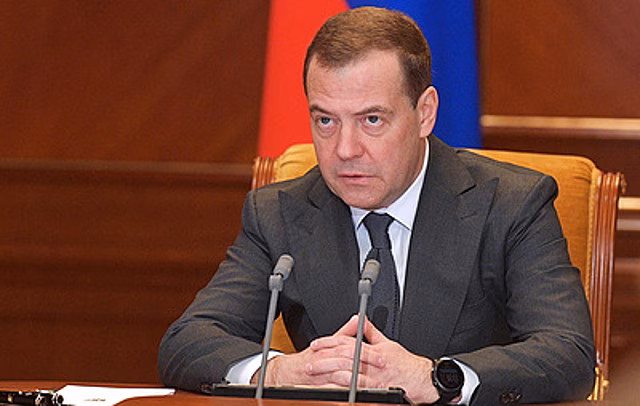 Медведев поручил ФАС следить за ценами на минеральные удобрения для сдерживания их роста