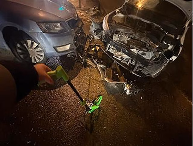 На Московском шоссе пожилая женщина на авто пострадала, врезавшись во встречный автомобиль