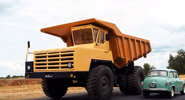 Это не КРАЗ и УАЗ, а экспортный BELAZ