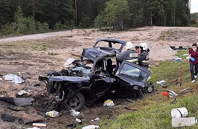Появились фото с места аварии в Олонецком районе, в которой погибли три человека