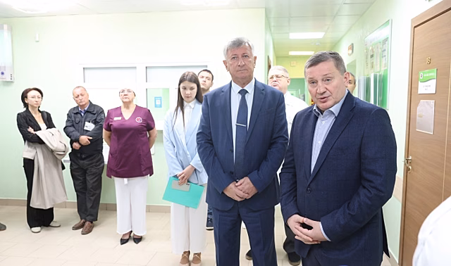 Губернатор поручил вывести поликлиники Волгограда из приспособленных помещений