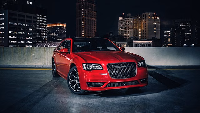 Chrysler готовится к премьере экстремального 300 Hellcat