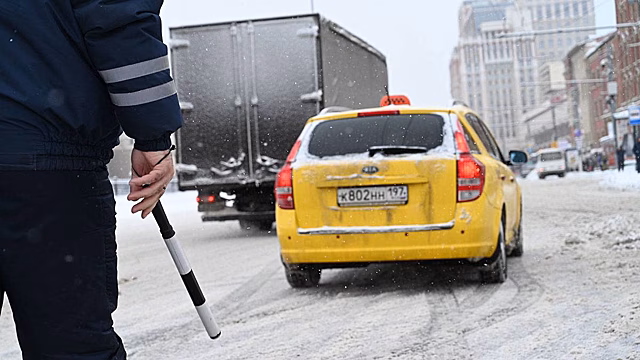 Юристы рассказали, как не получить штраф за долгий прогрев автомобиля