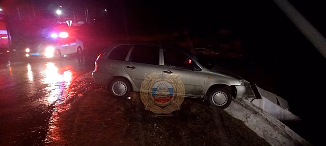 Водителя Lada Kalina госпитализировали после столкновения с Haval в районе саратовского аэропорта