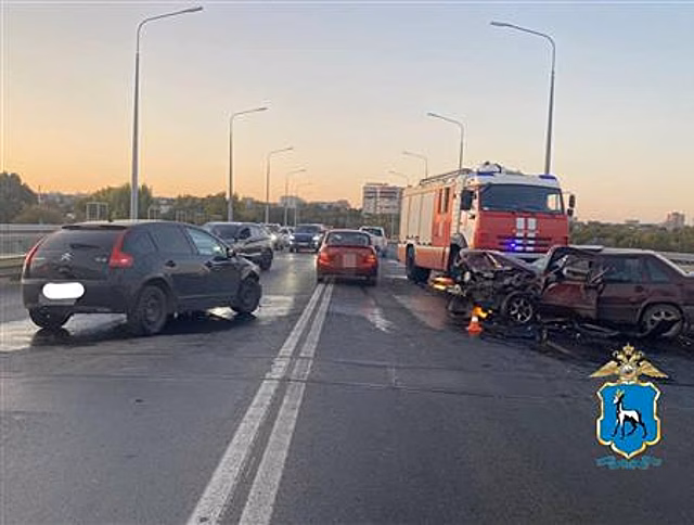 Два человека пострадали в ДТП на мосту в Самаре