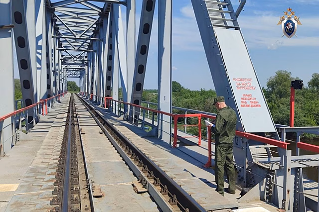 Студентка екатеринбургского колледжа погибла под колесами поезда