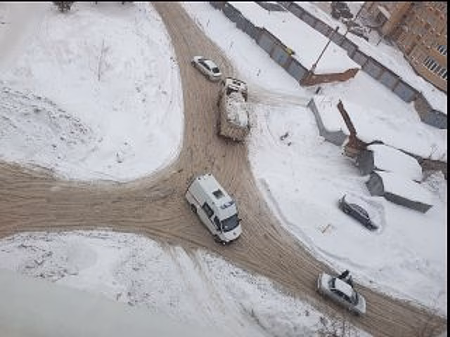 «Все плохо»: в Уфе из-за некачественной уборки снега фельдшер был вынужден идти пешком