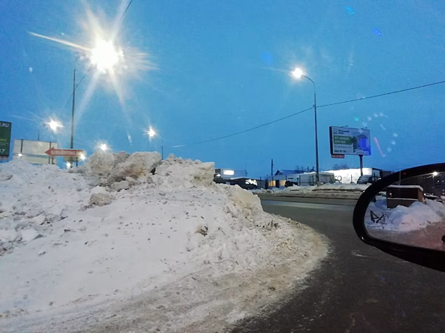 Нижегородцы жалуются на навалы снега на перекрестках