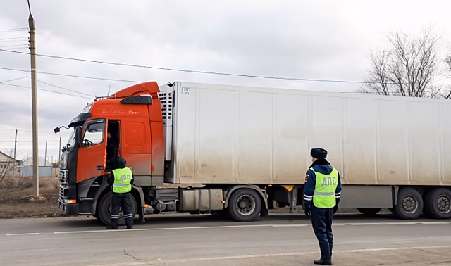 Волгоградские дальнобойщики оспорили 350 штрафов за перевес