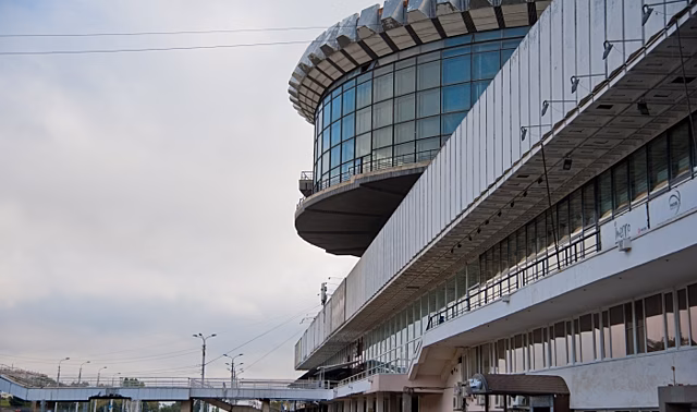 Зону у моста к речпорту благоустраивают в Волгограде