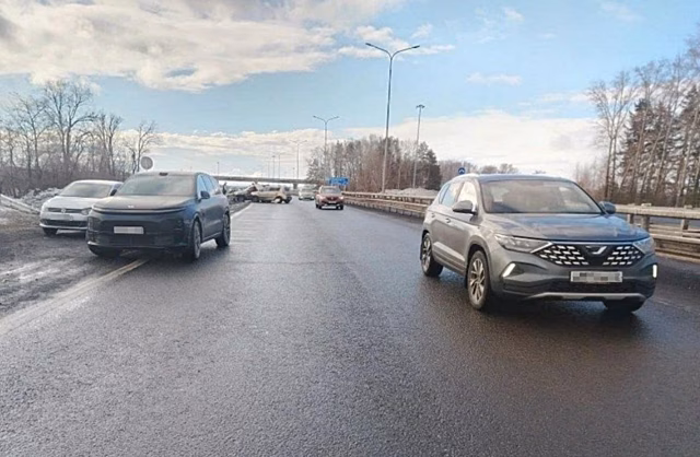 Под Кемеровом разбились семь авто