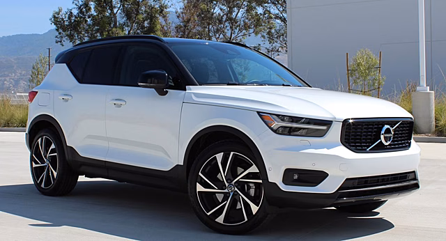 Компактный кроссовер Volvo XC40