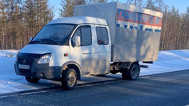 Автоинспекторы Ноябрьска помогли застрявшим на трассе северянам