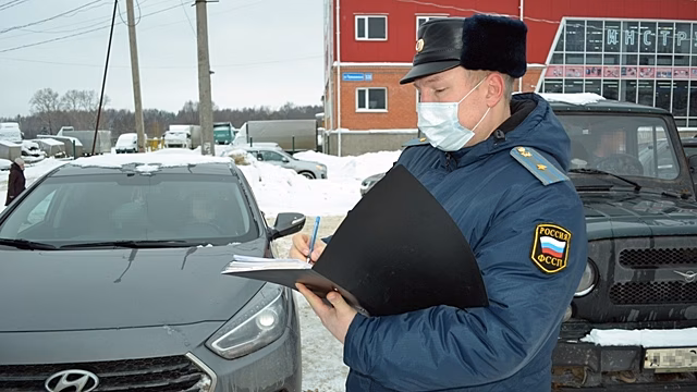 Более 50 должников выявили судебные приставы и сотрудники ГИБДД в ходе совместного рейда в Вологде