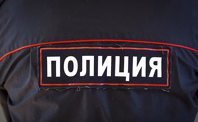 Посетитель кафе обстрелял парня в Петербурге
